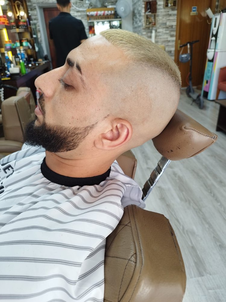 Skin fade con barba — Omar's Barber Shop Benidorm