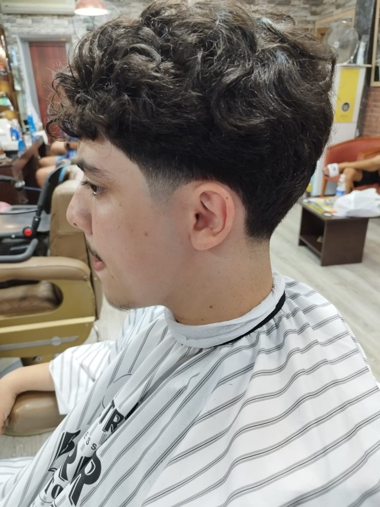 Corte rizado texturizado — Omar's Barber Shop Benidorm